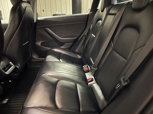 Used 2023 Tesla Model 3 Standard Range image 18