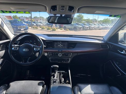 Used 2017 Kia Cadenza Technology FWD image 13