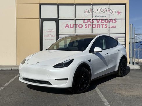 Used 2023 Tesla Model Y Long Range image 4