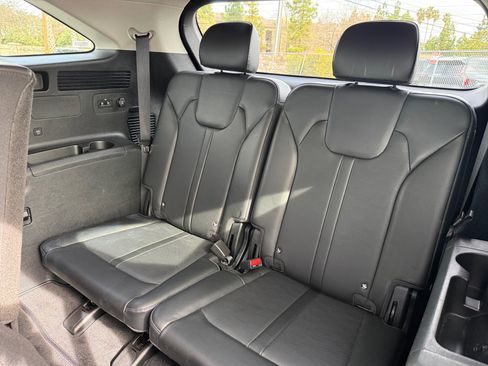 Used 2024 Kia Sorento S image 21