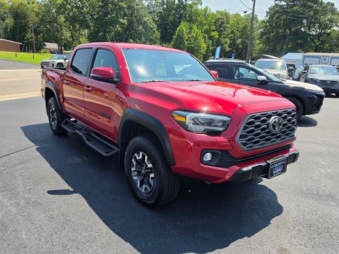 Used 2023 Toyota Tacoma TRD Off-Road w/ Technology Package AWD/4WD image 6