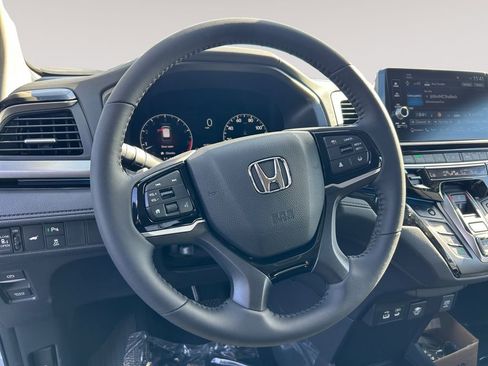 New 2026 Honda Odyssey Touring image 12