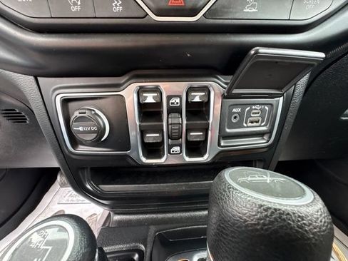 Used 2021 Jeep Gladiator Sport AWD/4WD image 17