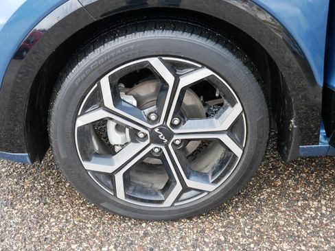 Used 2023 Kia Niro SX Touring image 15