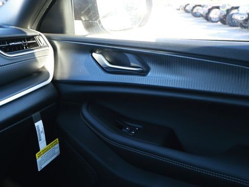 New 2025 Jeep Grand Cherokee Laredo X image 27