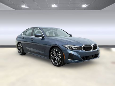 Used 2026 BMW 330i Sedan w/ Premium Package RWD image 6