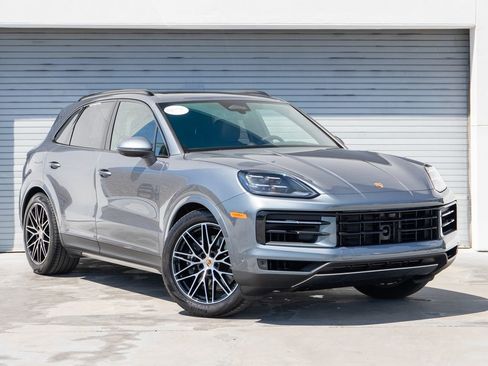 Certified 2026 Porsche Cayenne AWD/4WD image 24