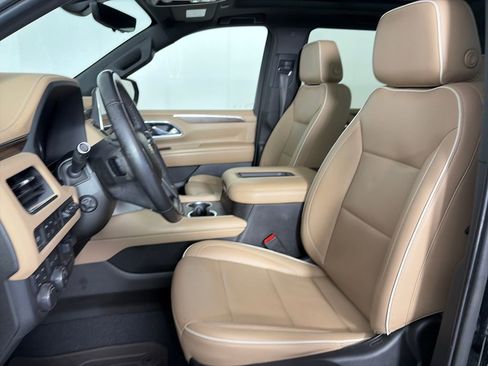 Used 2021 Chevrolet Tahoe Premier w/ Premium Package AWD/4WD image 11