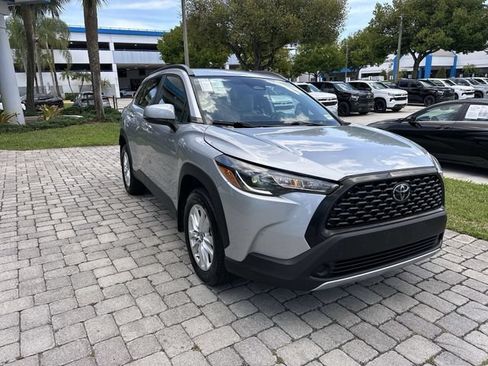 Used 2023 Toyota Corolla Cross LE FWD image 16