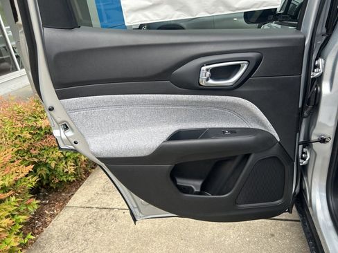 New 2025 Jeep Compass Sport image 11