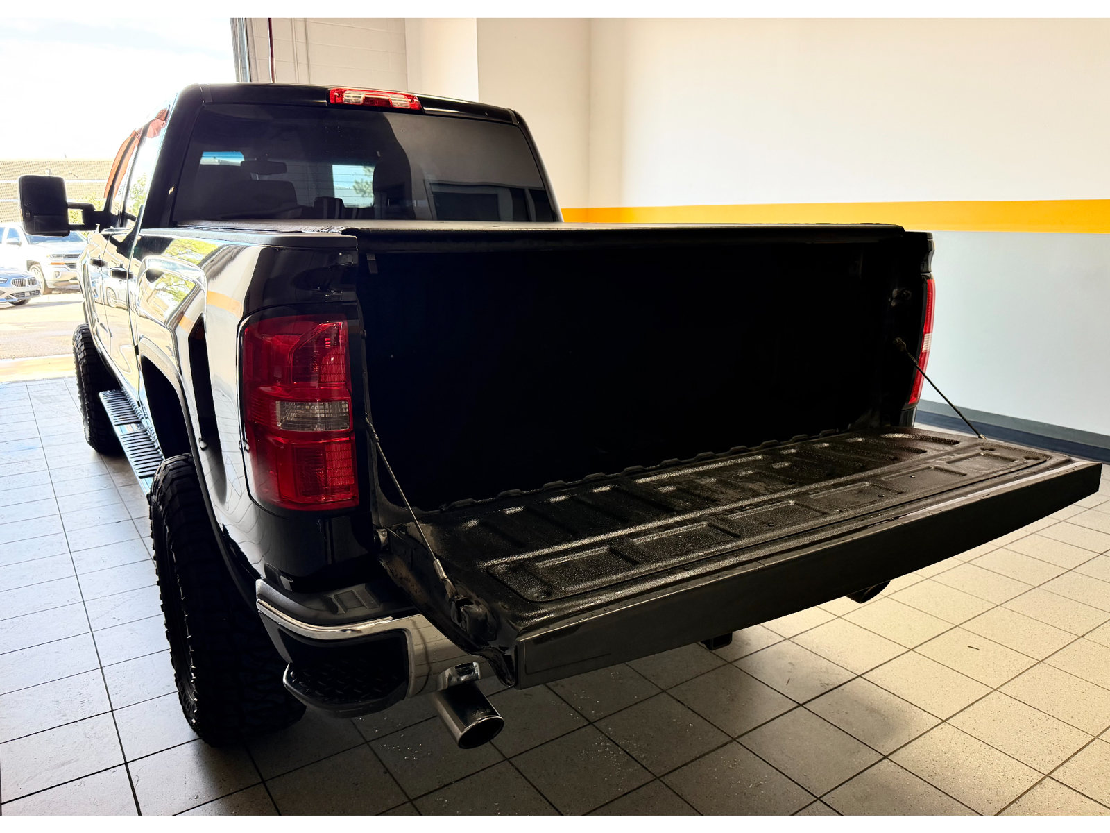 Used 2016 GMC Sierra 1500 SLE w/ Suspension Package, Off-Road AWD/4WD image 10