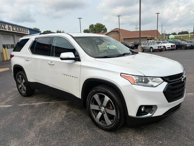 Used 2018 Chevrolet Traverse LT w/ LPO, Black Accent Package AWD/4WD image 8