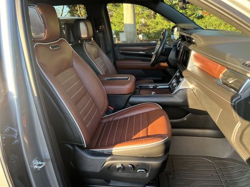 Certified 2023 GMC Yukon Denali Ultimate image 12