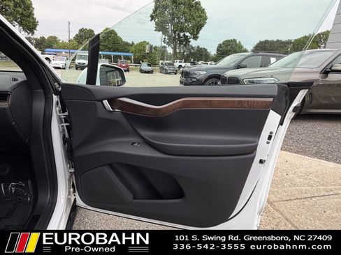 Used 2020 Tesla Model X Long Range AWD/4WD image 16