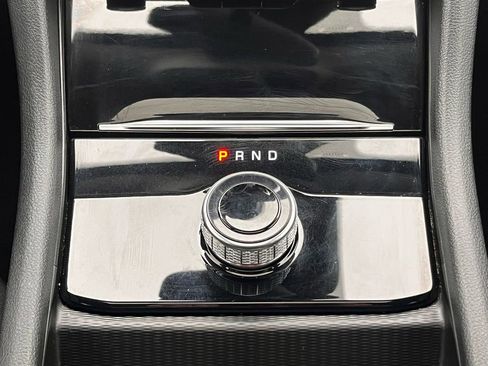 Used 2023 Jeep Grand Cherokee Laredo X image 16