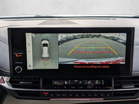 New 2026 Toyota Sienna Platinum image 27