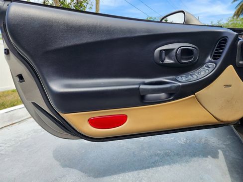 Used 1998 Chevrolet Corvette Convertible w/ Memory Pkg image 17