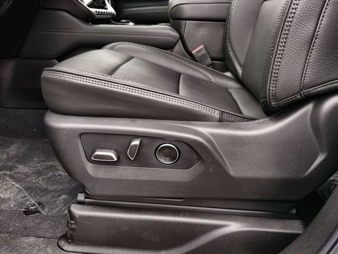 New 2026 GMC Yukon Denali w/ Denali Reserve Package AWD/4WD image 14