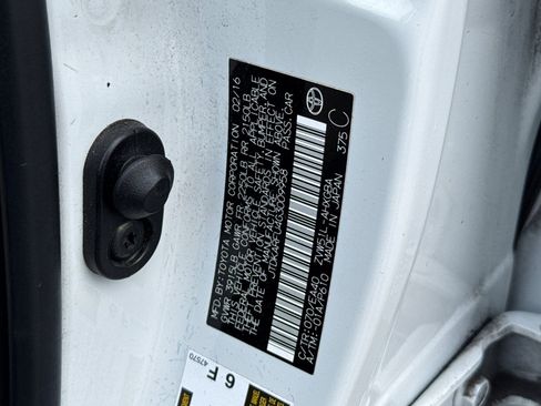 Used 2016 Toyota Prius Four w/ Advanced Technology Package image 27