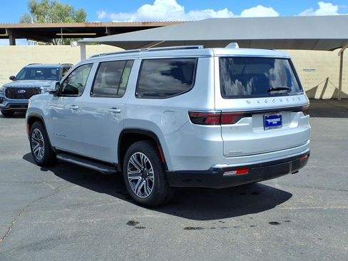 Used 2022 Jeep Wagoneer Series III w/ Flexible Seating Group AWD/4WD image 4