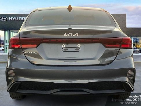 Used 2024 Kia Forte LXS image 4