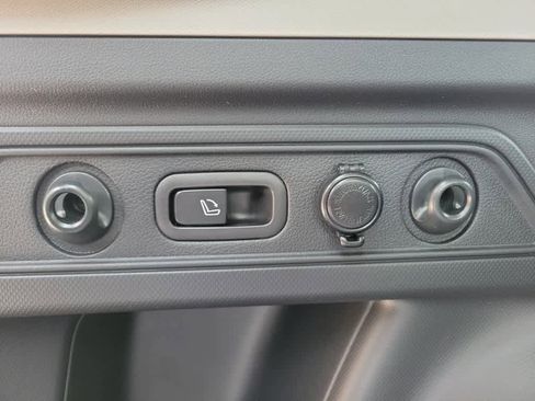 Certified 2023 Subaru Forester Limited image 34