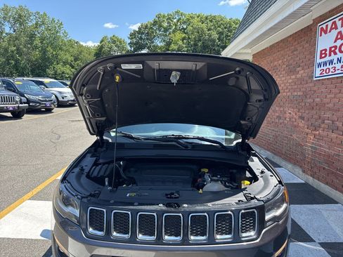Used 2018 Jeep Compass Latitude w/ Popular Equipment Group AWD/4WD image 30