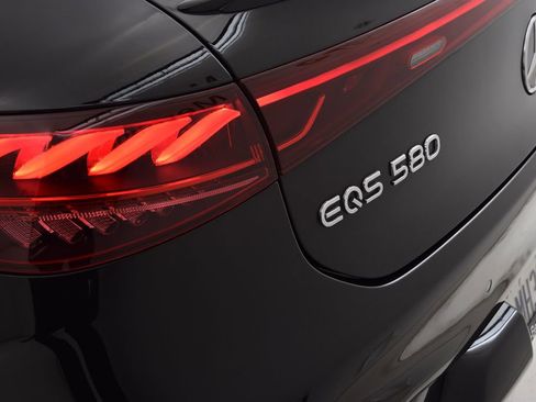 Used 2023 Mercedes-Benz EQS 580 4MATIC Sedan image 13
