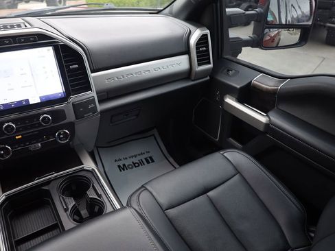 Used 2022 Ford F350 Lariat image 20