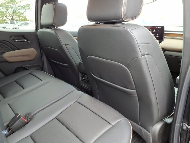 New 2026 GMC Canyon Denali w/ LPO, Denali Black Edition AWD/4WD image 24