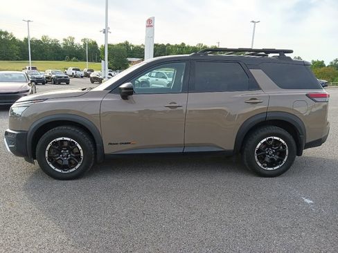 Used 2023 Nissan Pathfinder Rock Creek AWD/4WD image 6