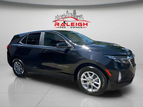 Used 2022 Chevrolet Equinox LT w/ Driver Convenience Package image 6