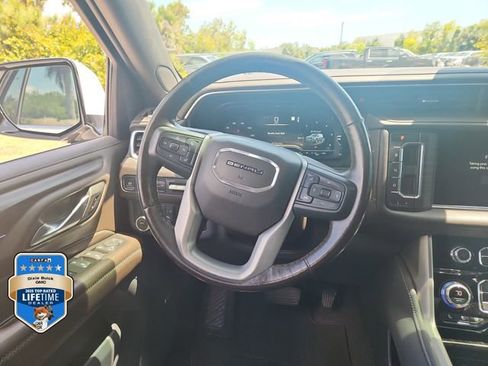 Certified 2022 GMC Yukon Denali RWD image 17