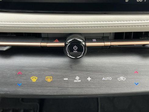Certified 2023 Nissan Ariya AWD image 5