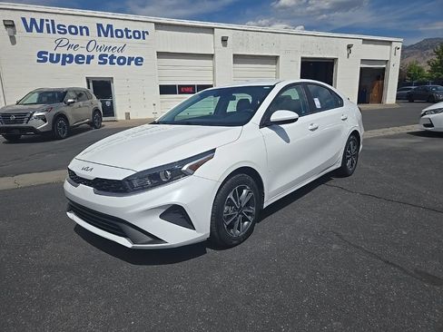 Used 2023 Kia Forte LXS FWD image 1