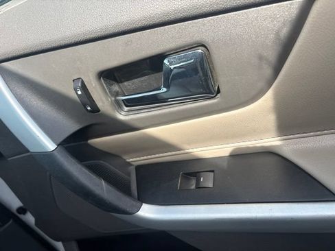 Used 2013 Ford Edge SEL FWD image 10