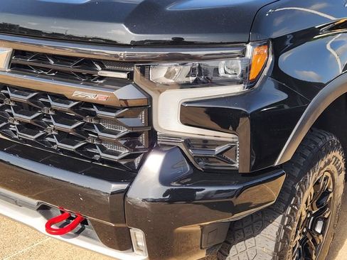 Used 2023 Chevrolet Silverado 1500 ZR2 w/ Technology Package AWD/4WD image 7