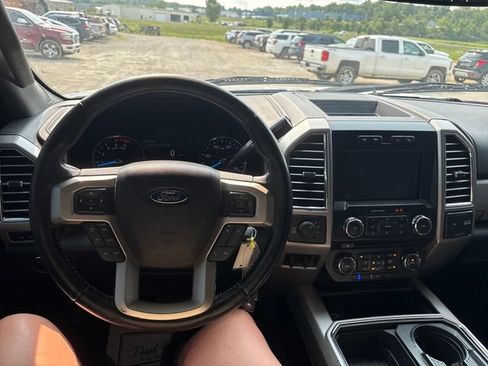 Used 2017 Ford F250 Lariat w/ Lariat Value Package AWD/4WD image 10