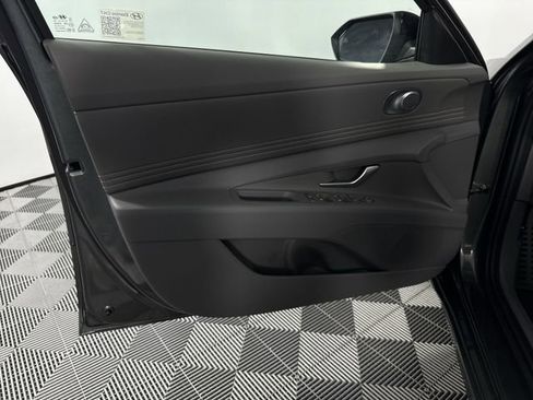 Used 2025 Hyundai Elantra Sport FWD image 24