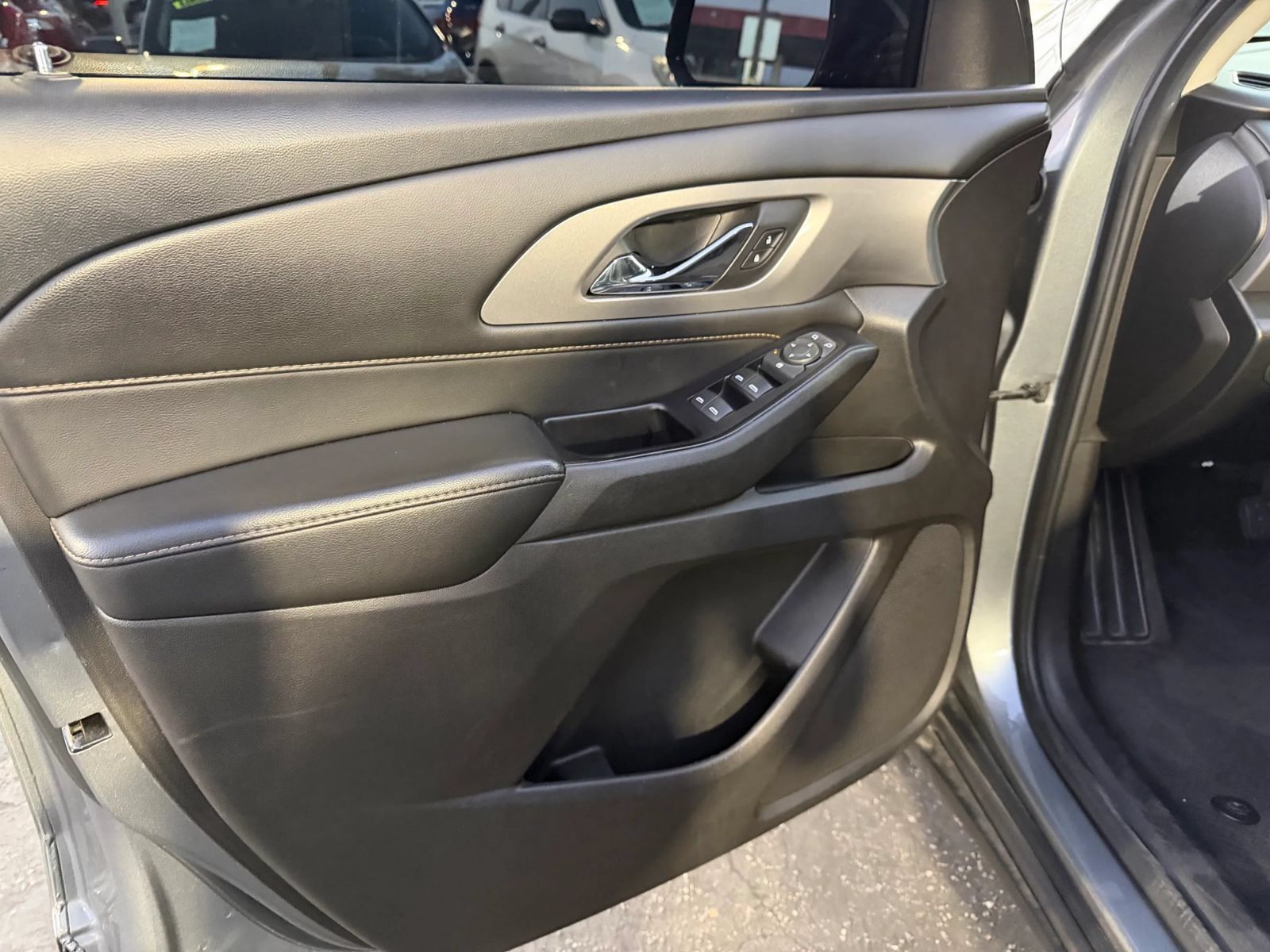 Used 2020 Chevrolet Traverse LS w/ LPO, Cargo Package FWD image 14