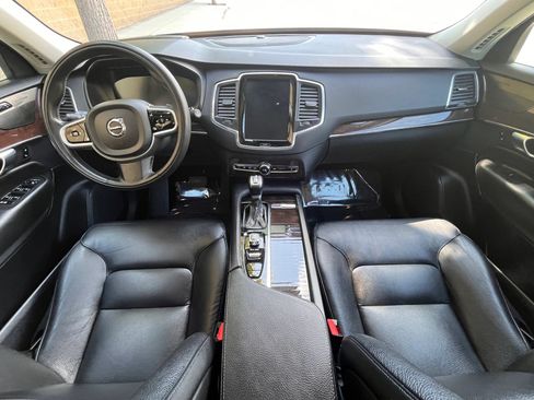 Used 2019 Volvo XC90 T6 Momentum w/ Advanced Package AWD/4WD image 16