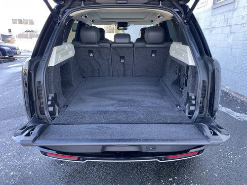 Used 2023 Land Rover Range Rover SE image 36