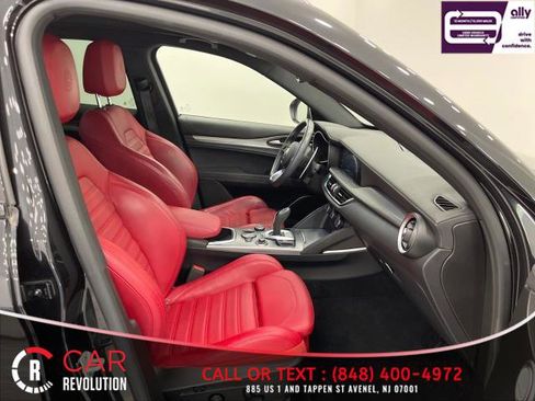 Used 2022 Alfa Romeo Stelvio Veloce image 45