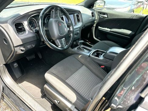 Used 2023 Dodge Charger SXT RWD image 4