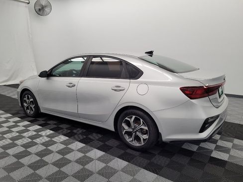 Used 2021 Kia Forte LXS FWD image 3