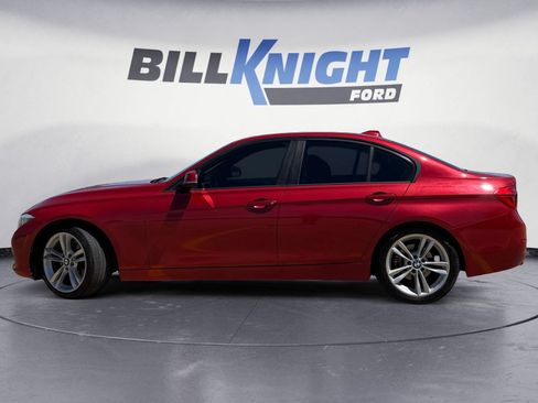 Used 2017 BMW 320i Sedan RWD image 2
