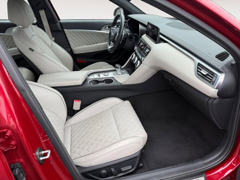 Used 2022 Genesis G70 3.3T image 19