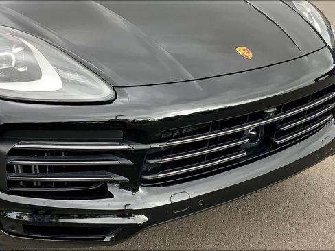Used 2023 Porsche Cayenne S image 29