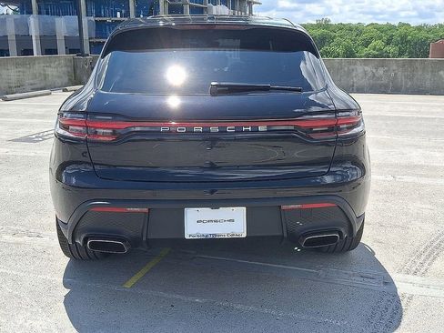 Used 2025 Porsche Macan image 9