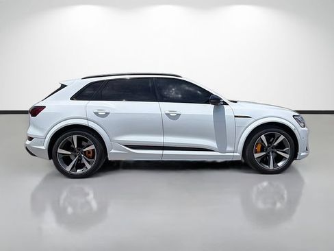 Used 2022 Audi e-tron S Premium Plus AWD/4WD image 2